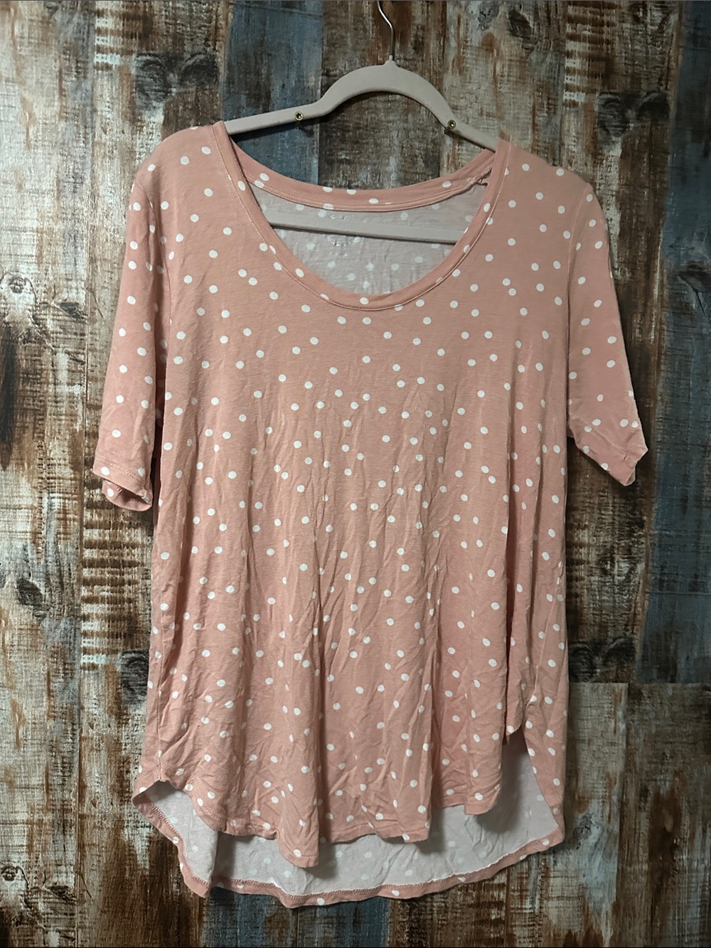 Maurices Pink Polka Dot Short Sleeve Scoop Neck Top